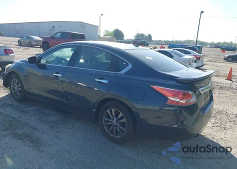 2015 Nissan Altima 2.5 S z USA, uszkodzony, nr VIN 1N4AL3AP5FC474130